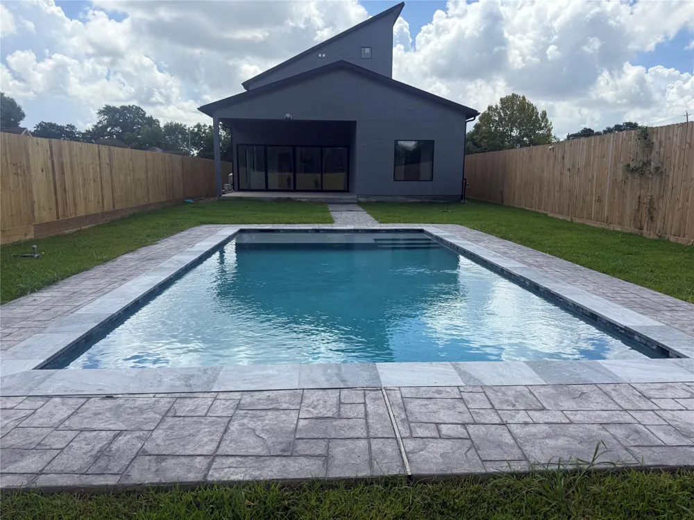 2030 Forest Hill Boulevard Houston, TX 77023