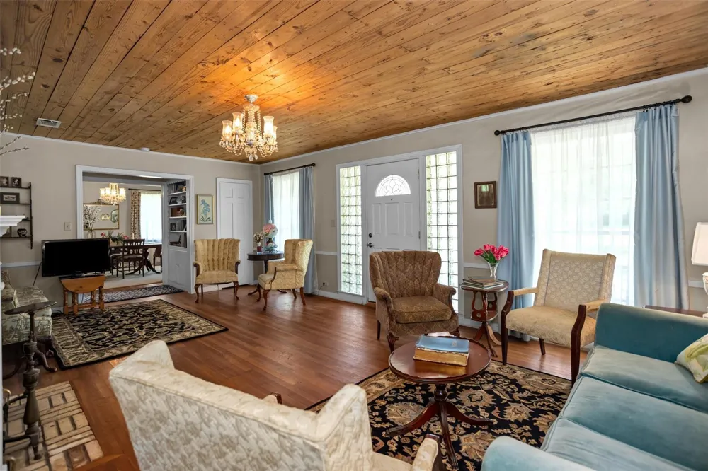 319 Howard Street Grapeland, TX 75844