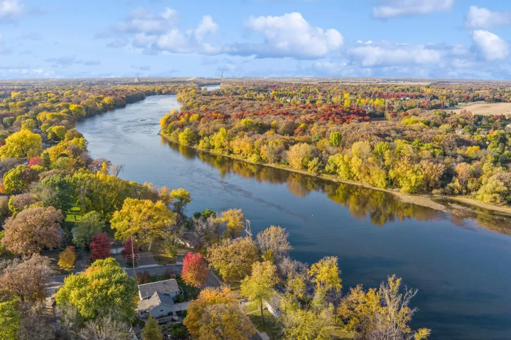 8595 Farmstead Avenue NE Monticello, MN 55362
