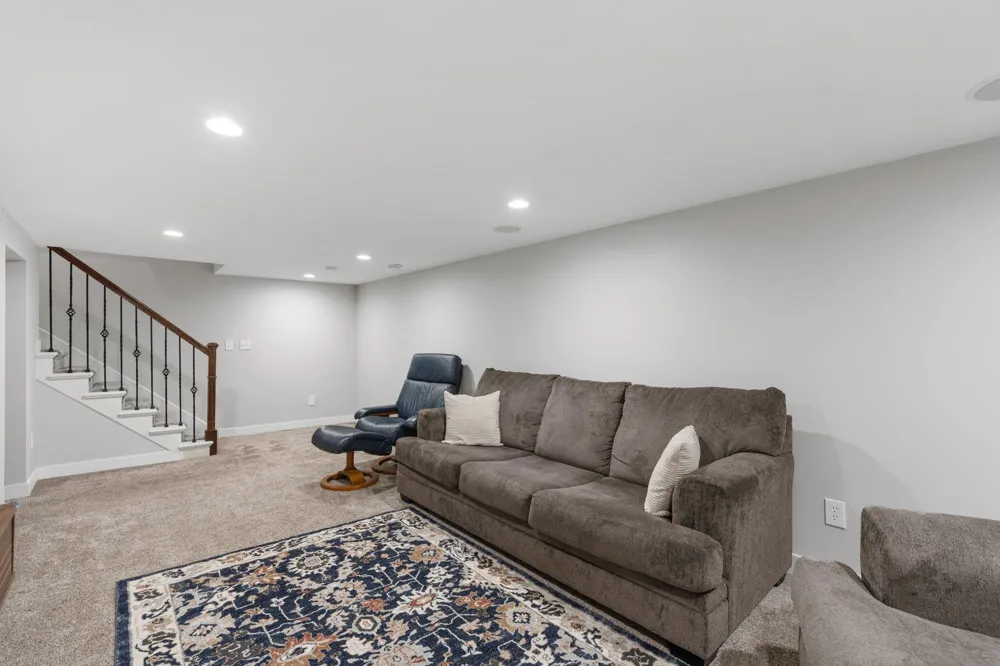 474 83rd Avenue NE Spring Lake Park, MN 55432