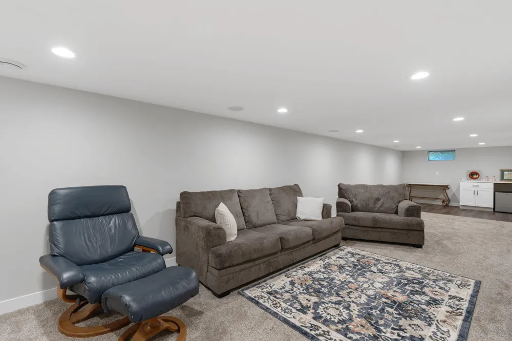 474 83rd Avenue NE Spring Lake Park, MN 55432
