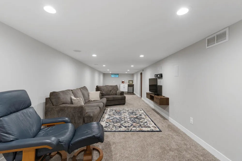 474 83rd Avenue NE Spring Lake Park, MN 55432