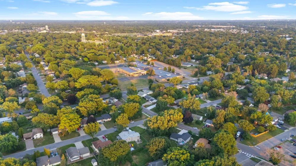 474 83rd Avenue NE Spring Lake Park, MN 55432