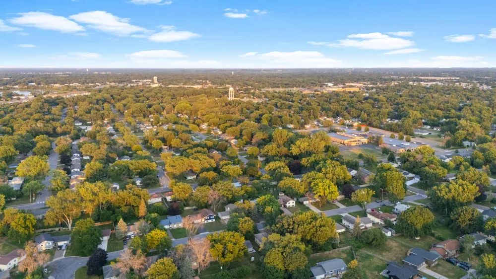 474 83rd Avenue NE Spring Lake Park, MN 55432