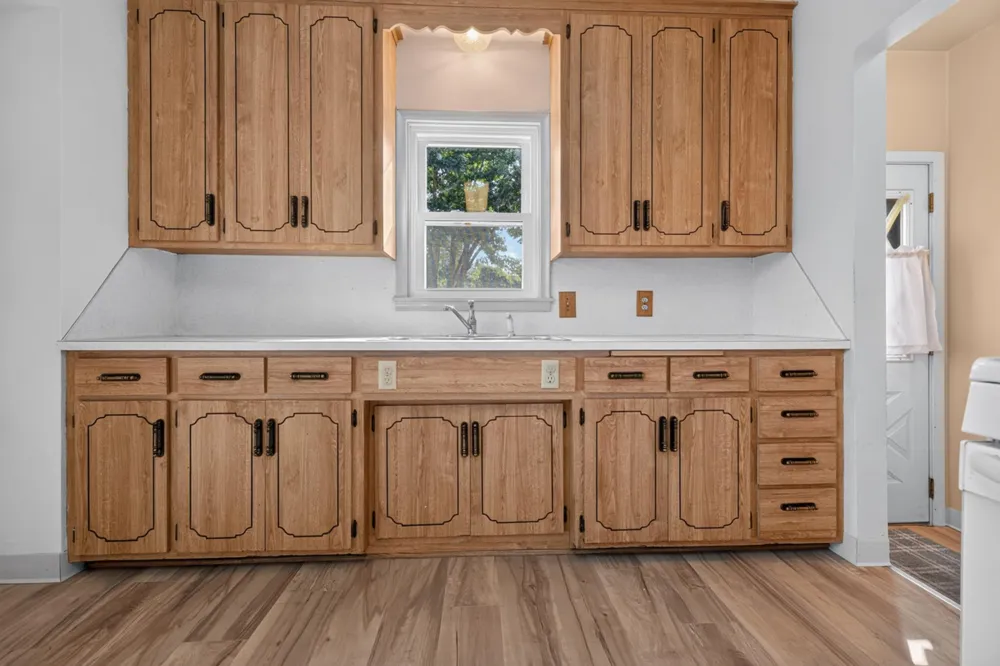 1220 Frisbie Avenue Maplewood, MN 55109