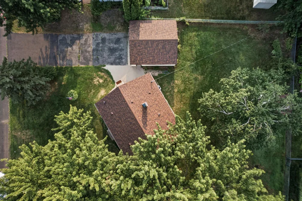 1220 Frisbie Avenue Maplewood, MN 55109