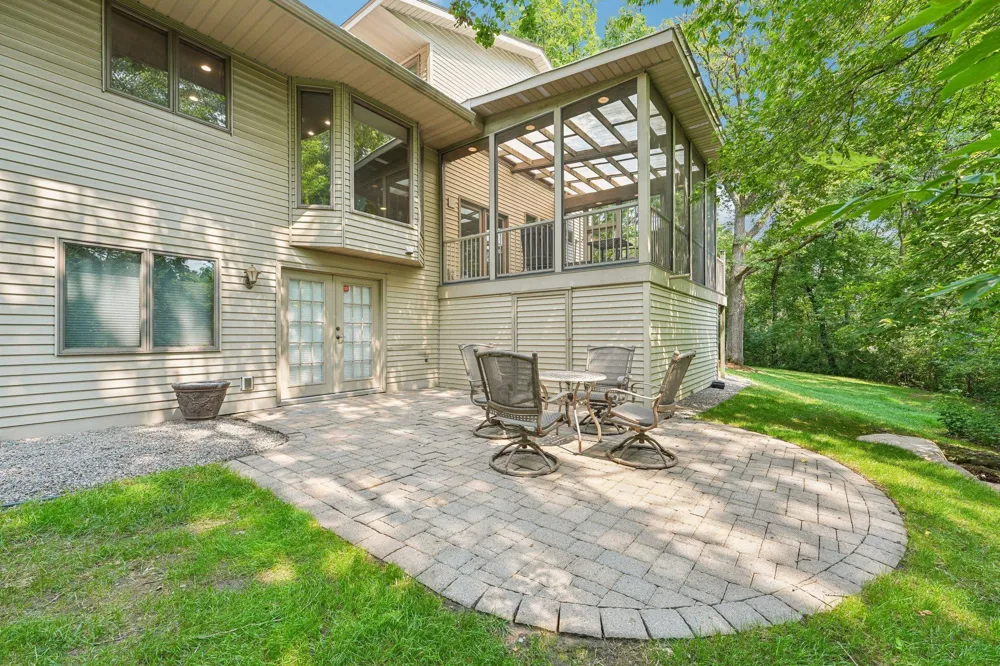 1206 102nd Street W Inver Grove Heights, MN 55077