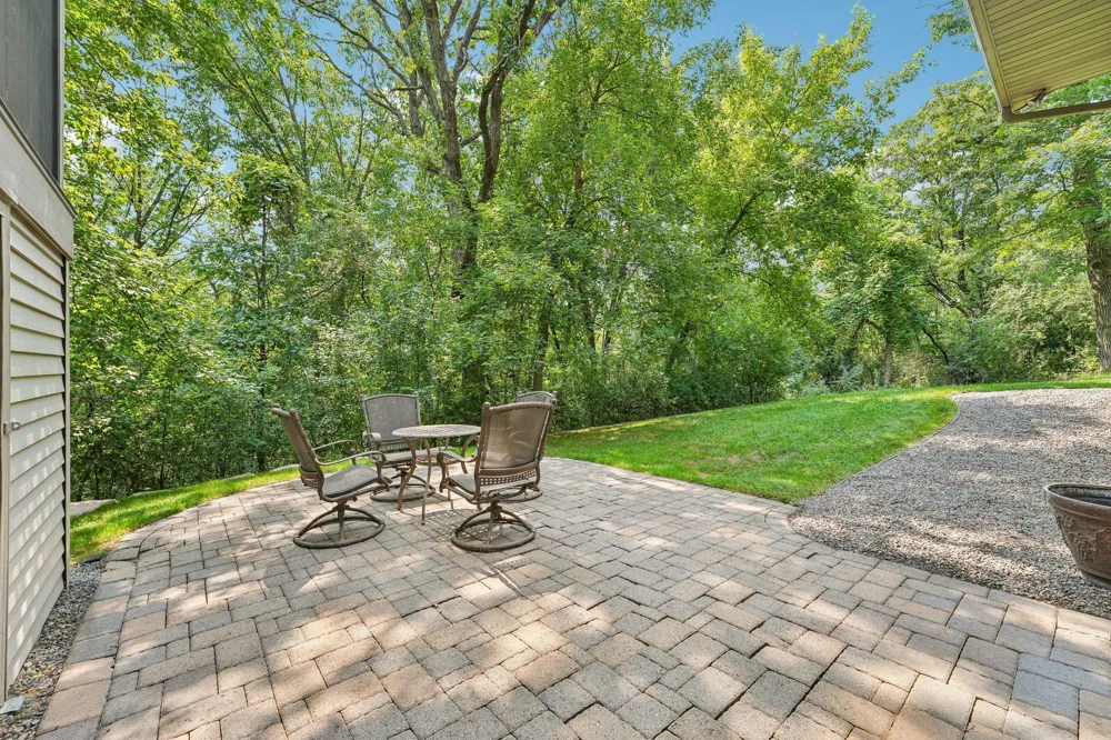 1206 102nd Street W Inver Grove Heights, MN 55077