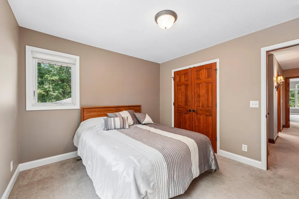 1206 102nd Street W Inver Grove Heights, MN 55077
