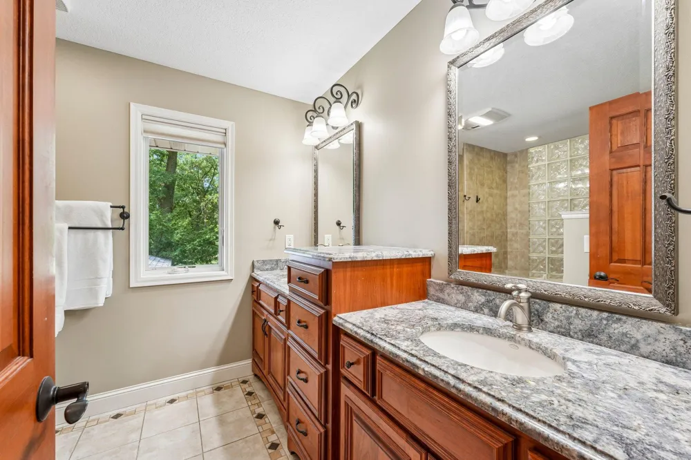 1206 102nd Street W Inver Grove Heights, MN 55077