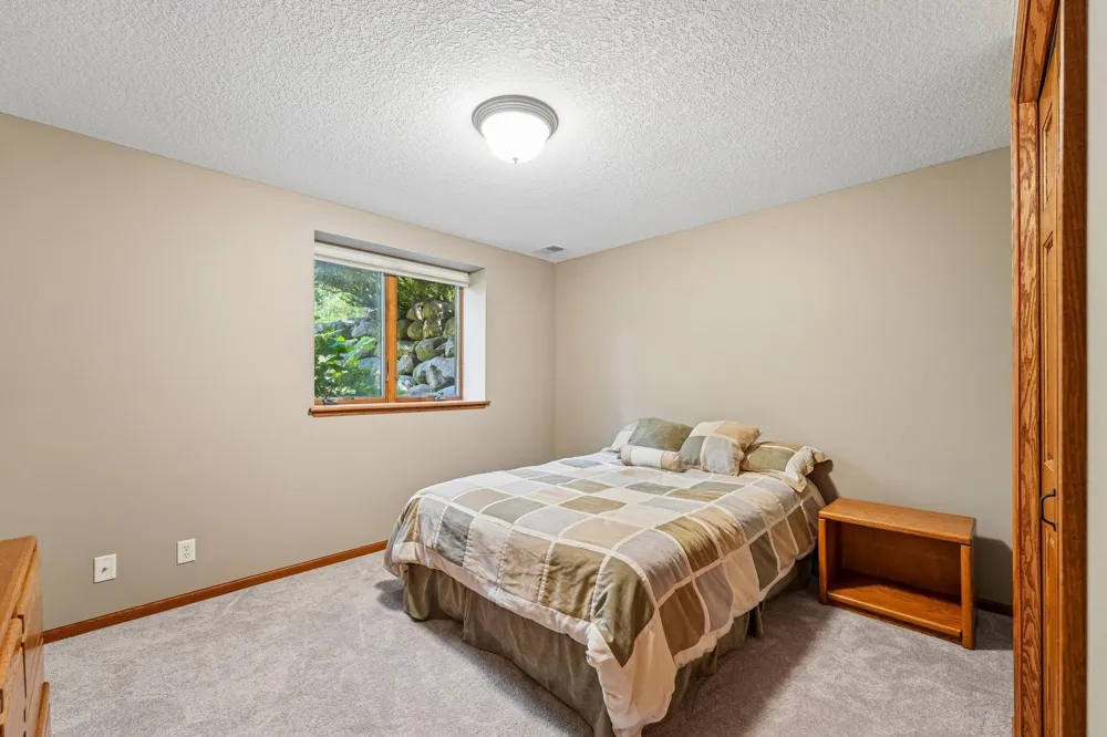 1206 102nd Street W Inver Grove Heights, MN 55077