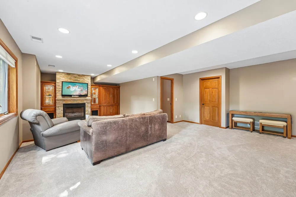 1206 102nd Street W Inver Grove Heights, MN 55077
