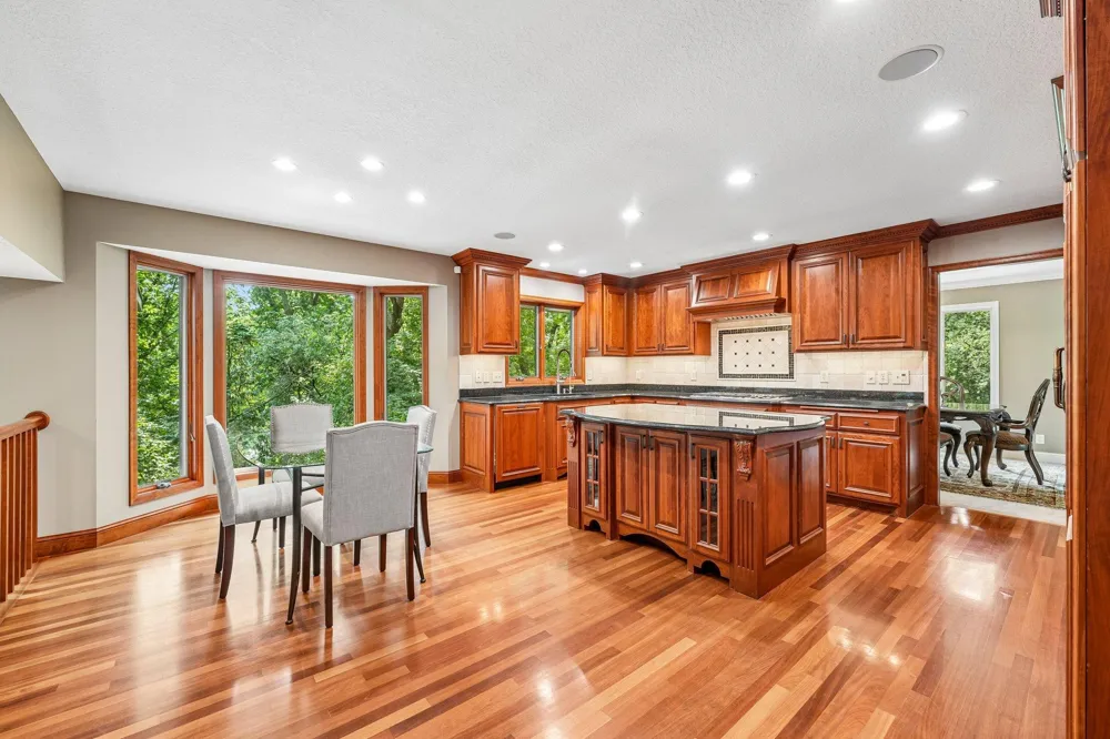 1206 102nd Street W Inver Grove Heights, MN 55077