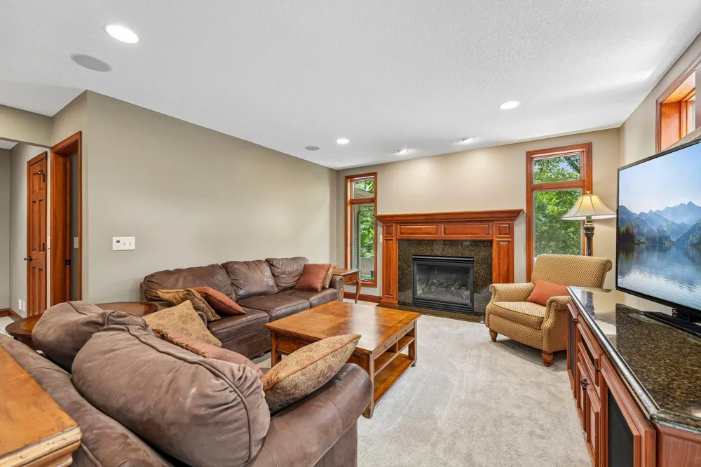 1206 102nd Street W Inver Grove Heights, MN 55077