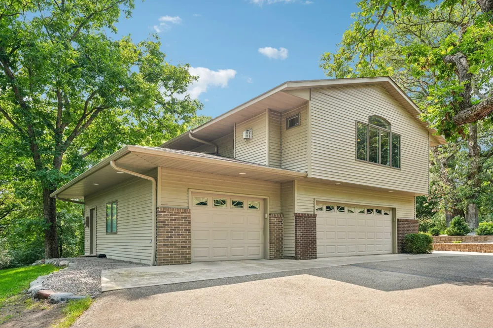 1206 102nd Street W Inver Grove Heights, MN 55077