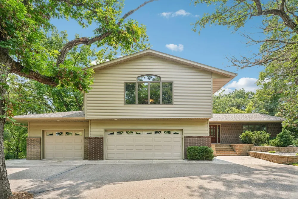 1206 102nd Street W Inver Grove Heights, MN 55077