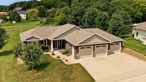 513 Hillside Drive SE