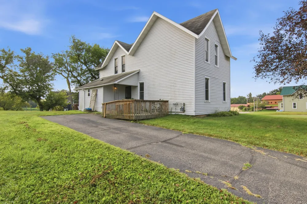 26050 W Stebins Street Eleva, WI 54738