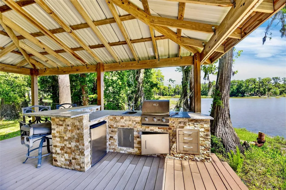17309 LINDA VISTA CIRCLE Lutz, FL 33548