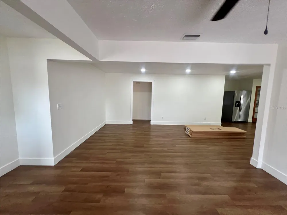 4614 E SENECA AVENUE Tampa, FL 33617