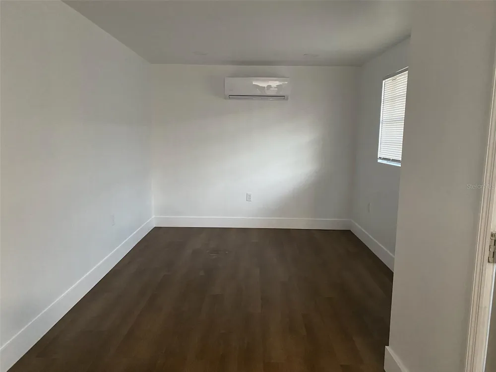 4614 E SENECA AVENUE Tampa, FL 33617