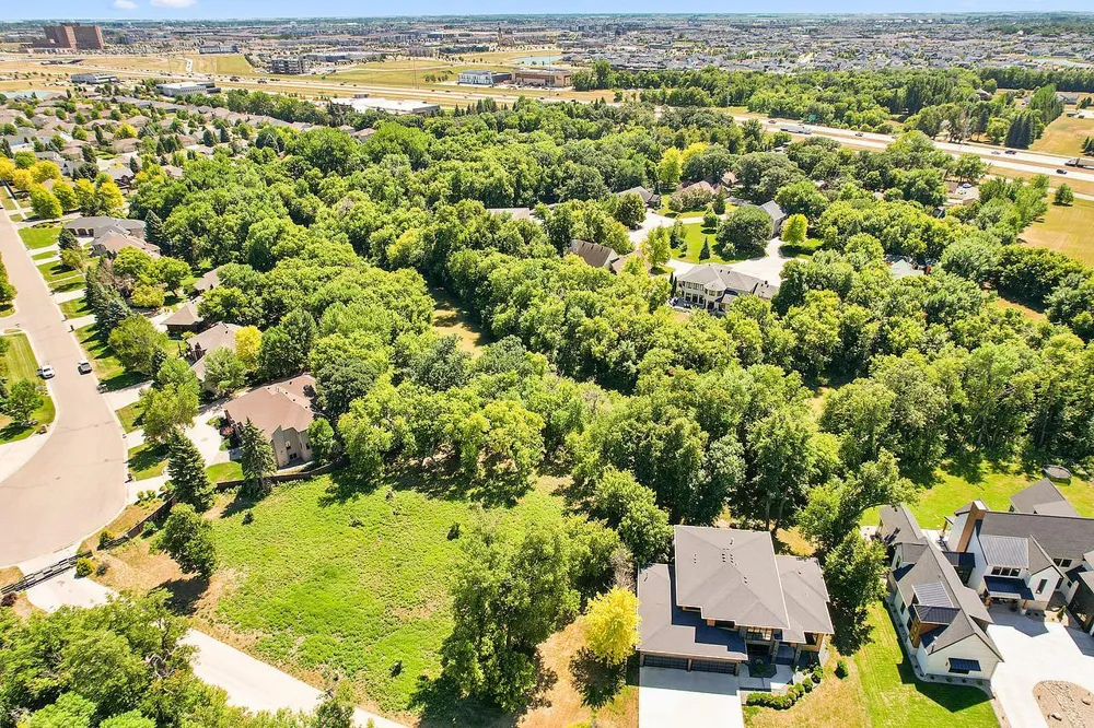 405 20th Avenue E West Fargo, ND 58078