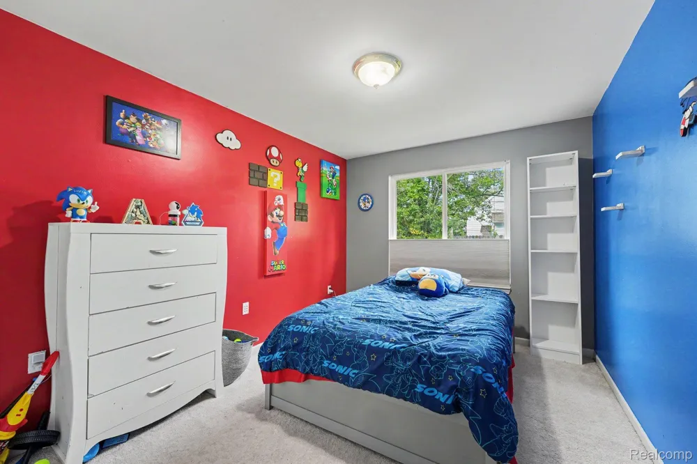 22064 Hayes Avenue Eastpointe City, MI 48021