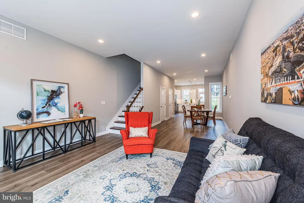 836 EDMONDSON AVENUE Baltimore, MD 21201