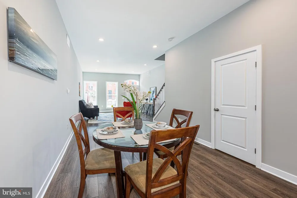 836 EDMONDSON AVENUE Baltimore, MD 21201