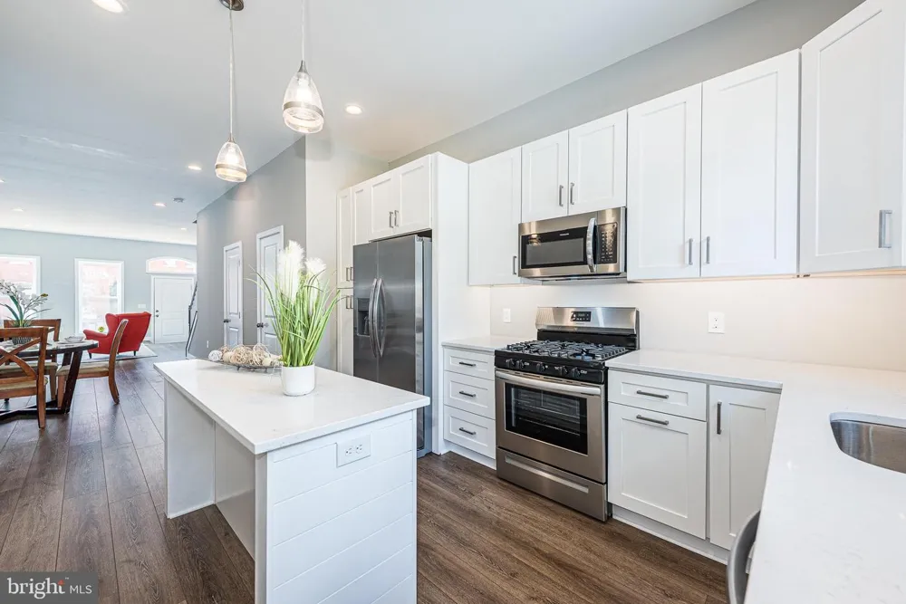 836 EDMONDSON AVENUE Baltimore, MD 21201