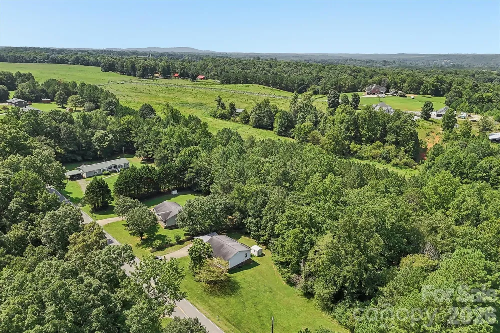 916 Long Branch Road Grover, NC 28073
