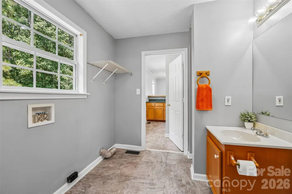 916 Long Branch Road Grover, NC 28073