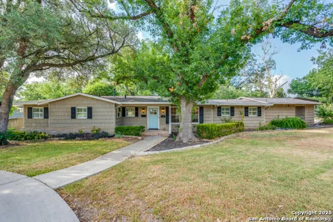 100 SEFORD DR