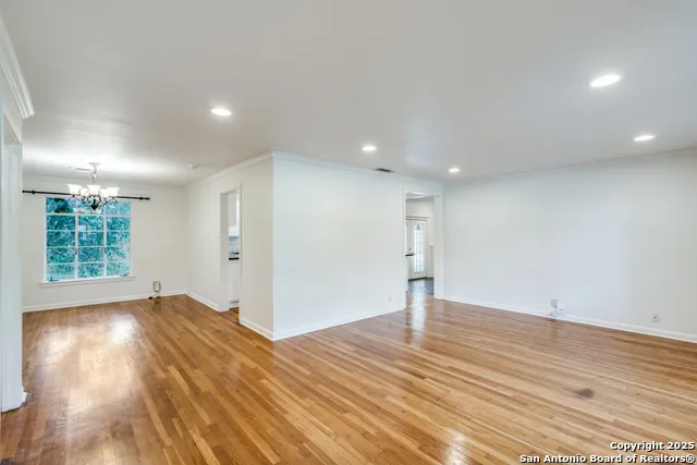 100 SEFORD DR Terrell Hills, TX 78209
