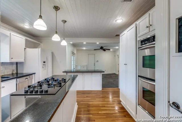 100 SEFORD DR Terrell Hills, TX 78209