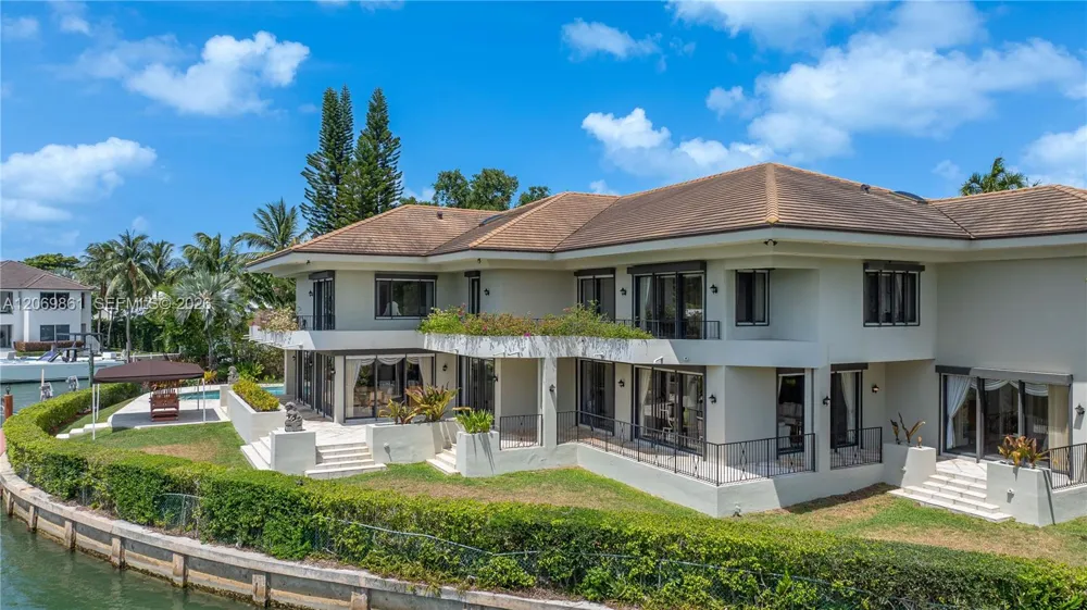 241 Cape Florida Dr Key Biscayne, FL 33149