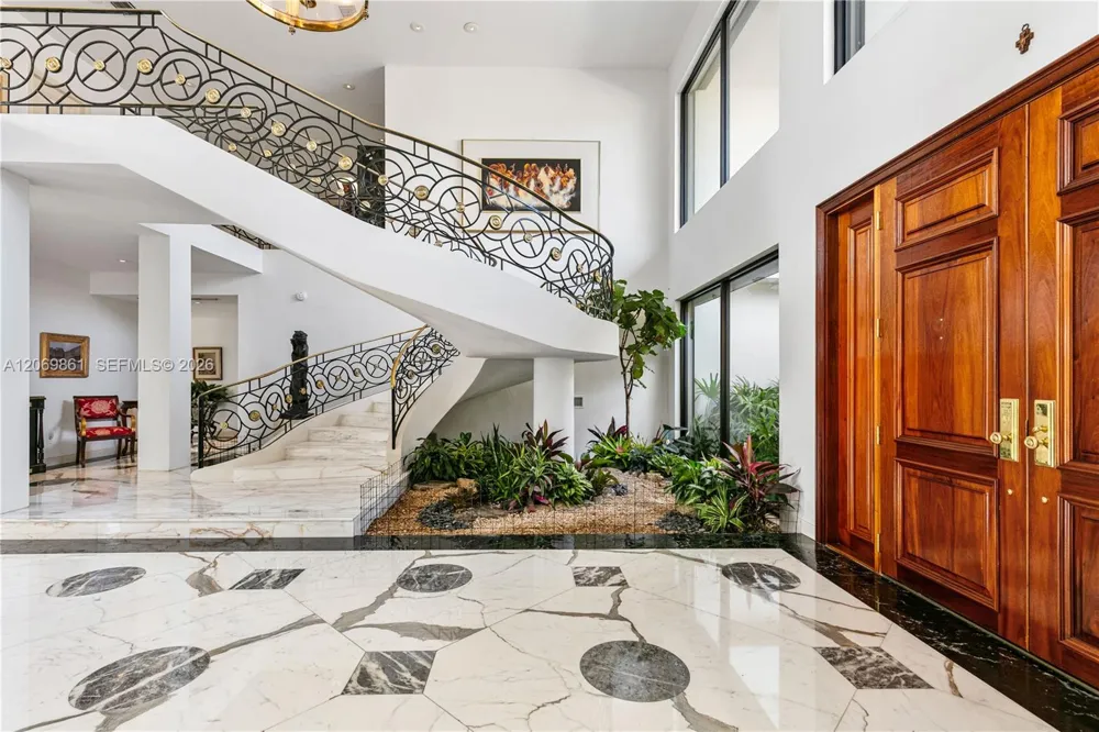 241 Cape Florida Dr Key Biscayne, FL 33149