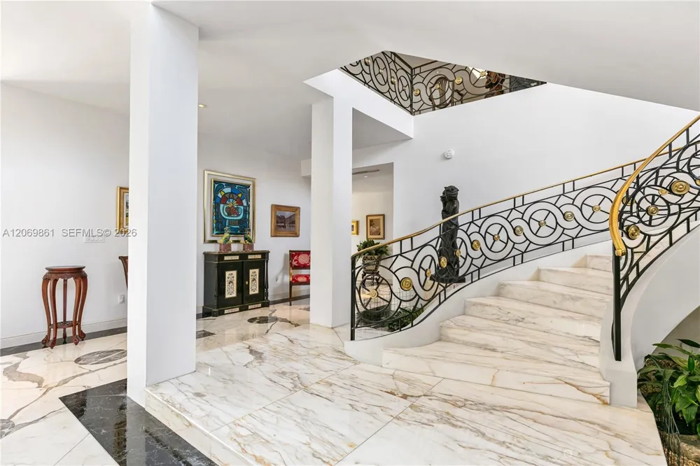 241 Cape Florida Dr Key Biscayne, FL 33149