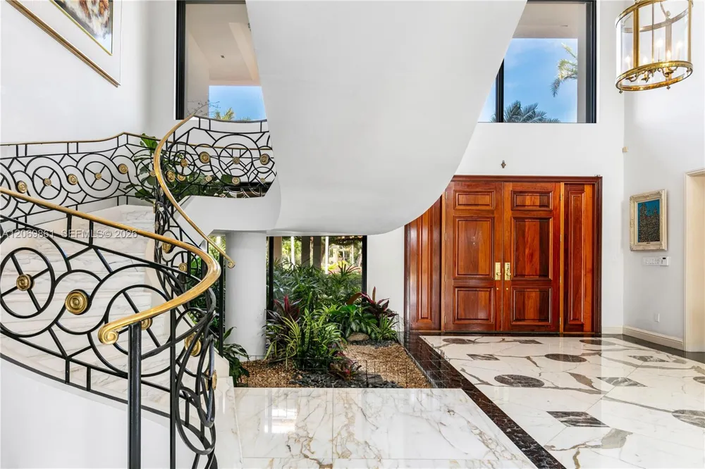 241 Cape Florida Dr Key Biscayne, FL 33149