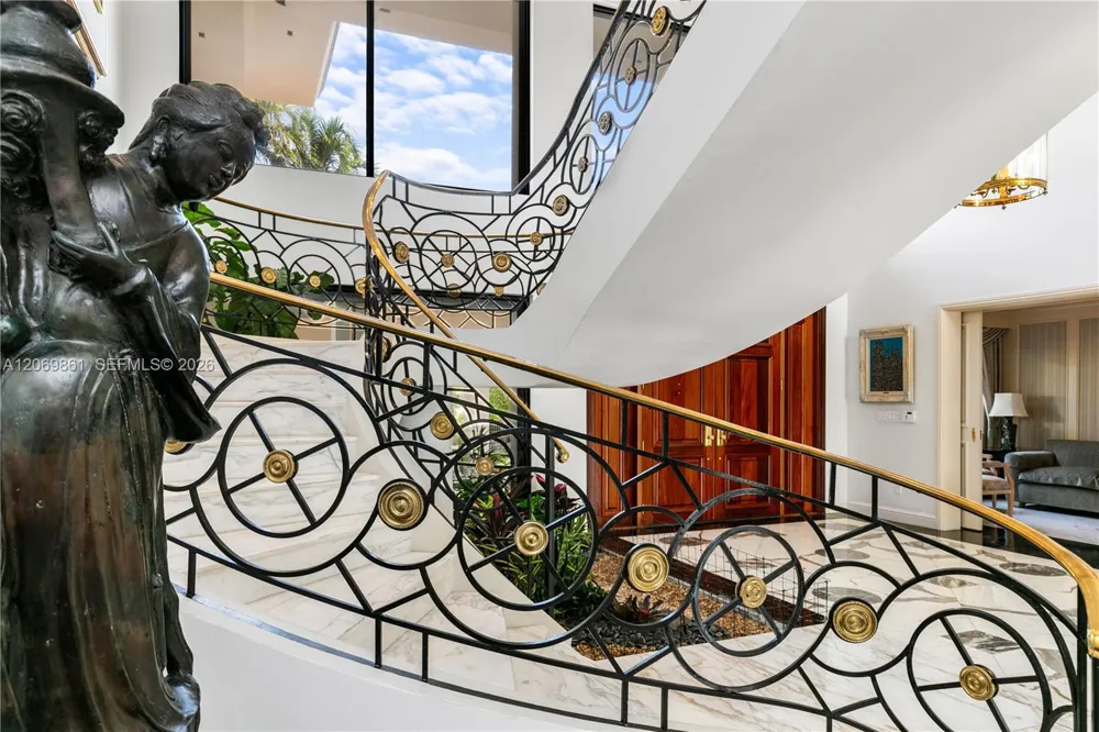 241 Cape Florida Dr Key Biscayne, FL 33149