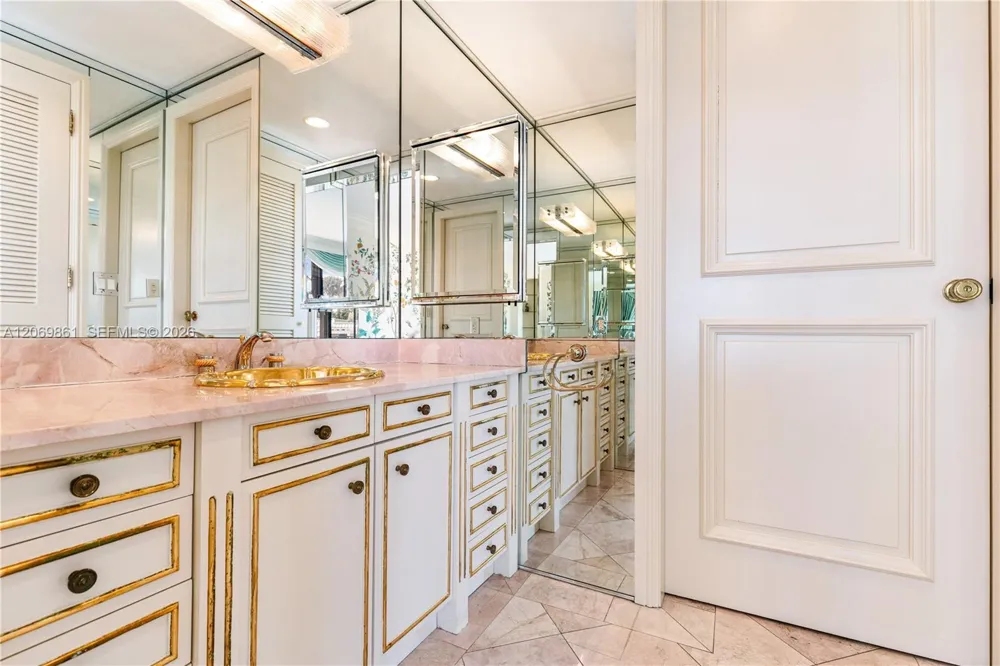 241 Cape Florida Dr Key Biscayne, FL 33149