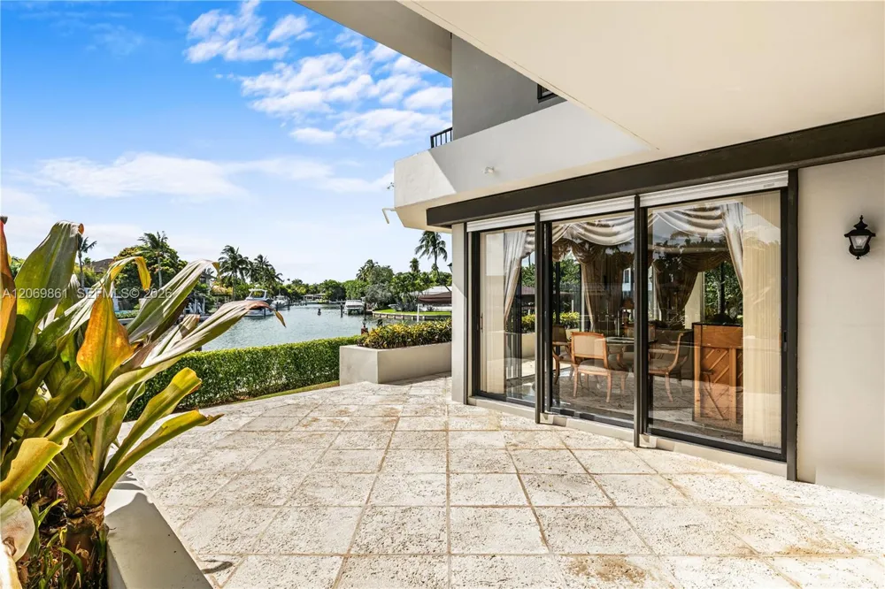 241 Cape Florida Dr Key Biscayne, FL 33149