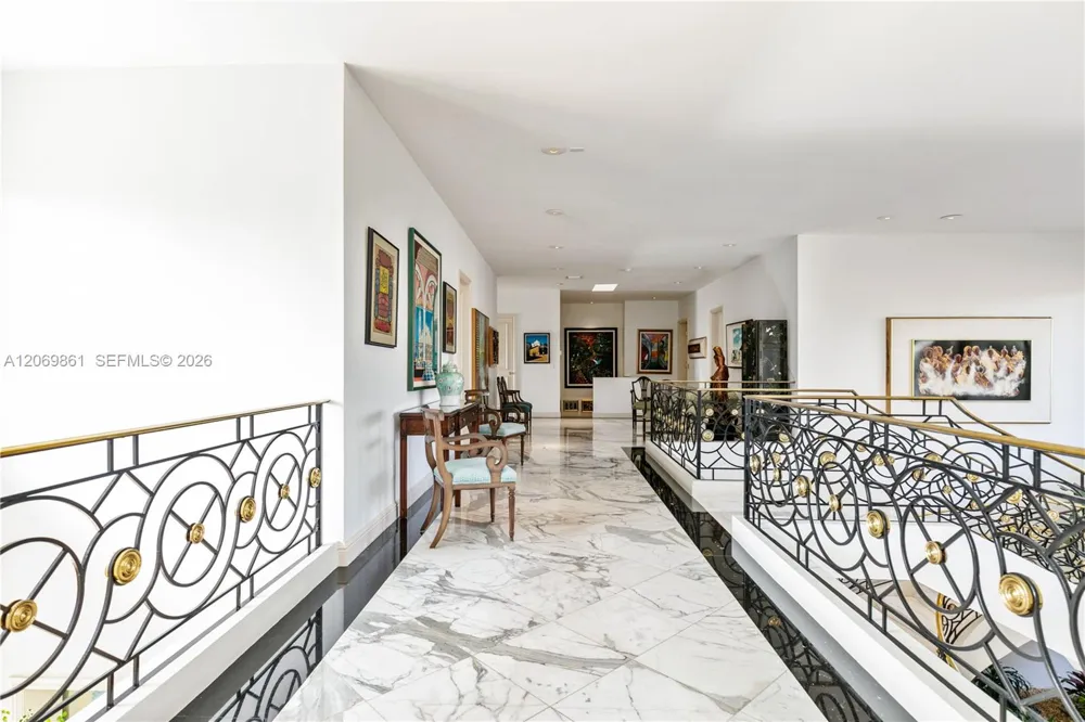 241 Cape Florida Dr Key Biscayne, FL 33149