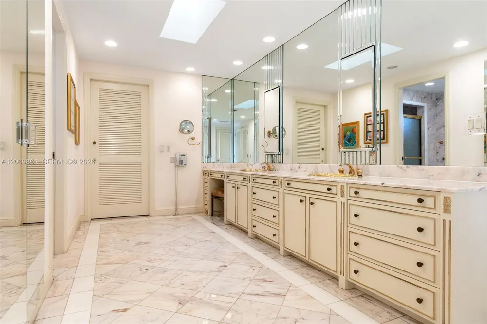 241 Cape Florida Dr Key Biscayne, FL 33149