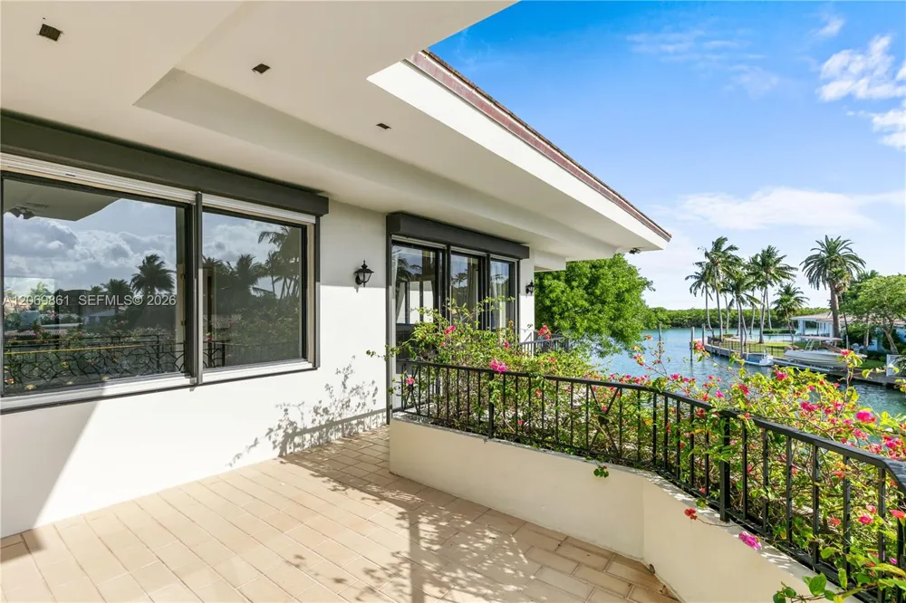 241 Cape Florida Dr Key Biscayne, FL 33149