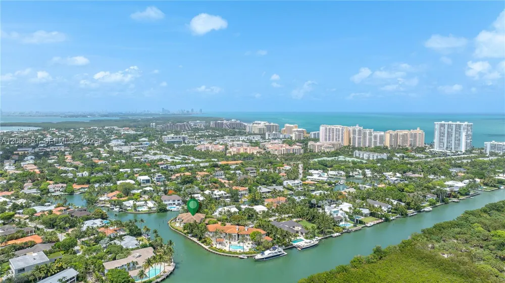 241 Cape Florida Dr Key Biscayne, FL 33149