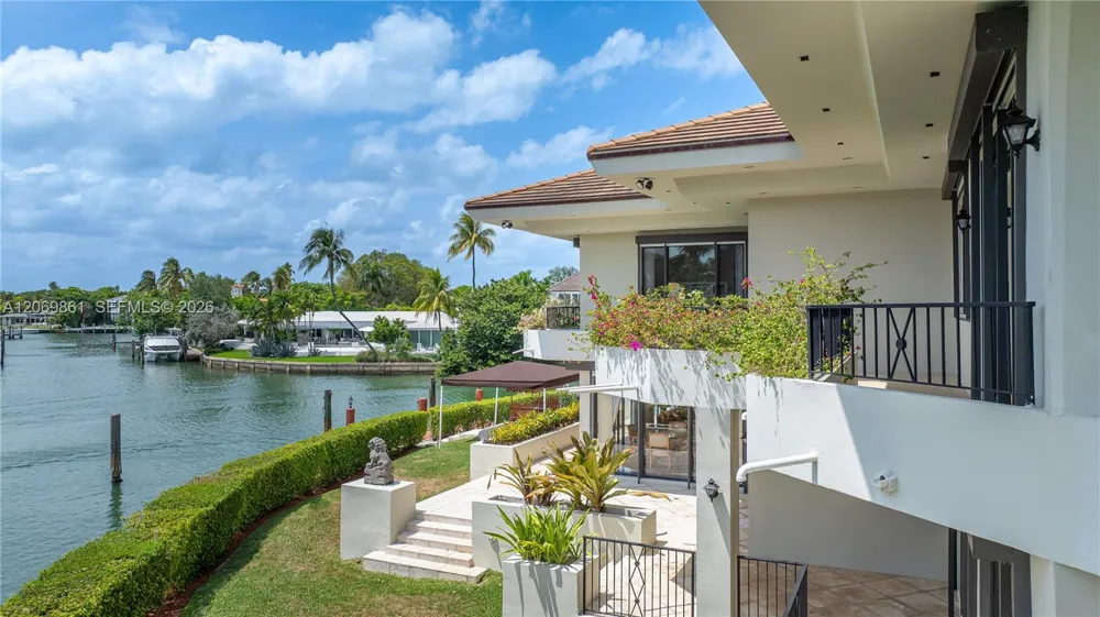 241 Cape Florida Dr Key Biscayne, FL 33149