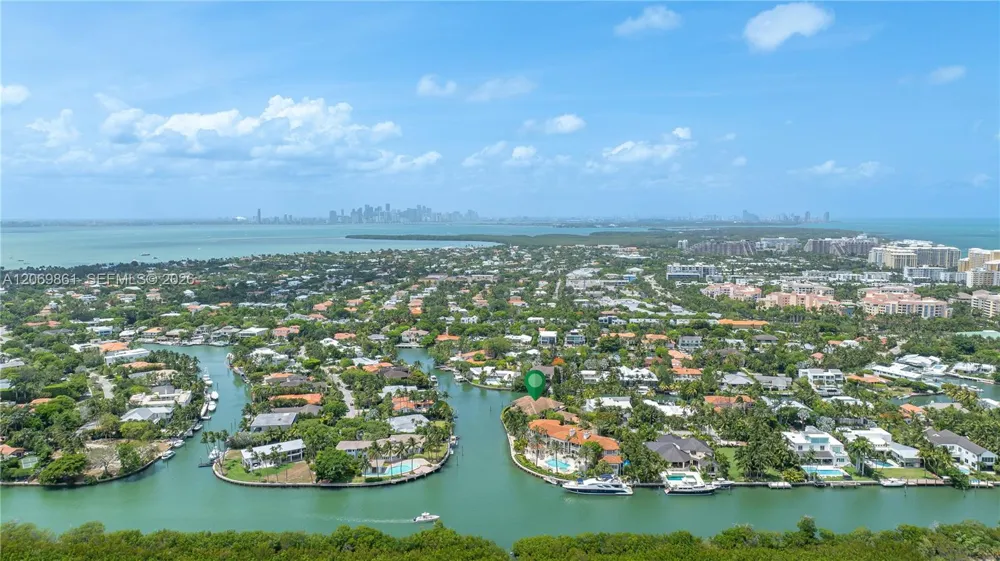 241 Cape Florida Dr Key Biscayne, FL 33149