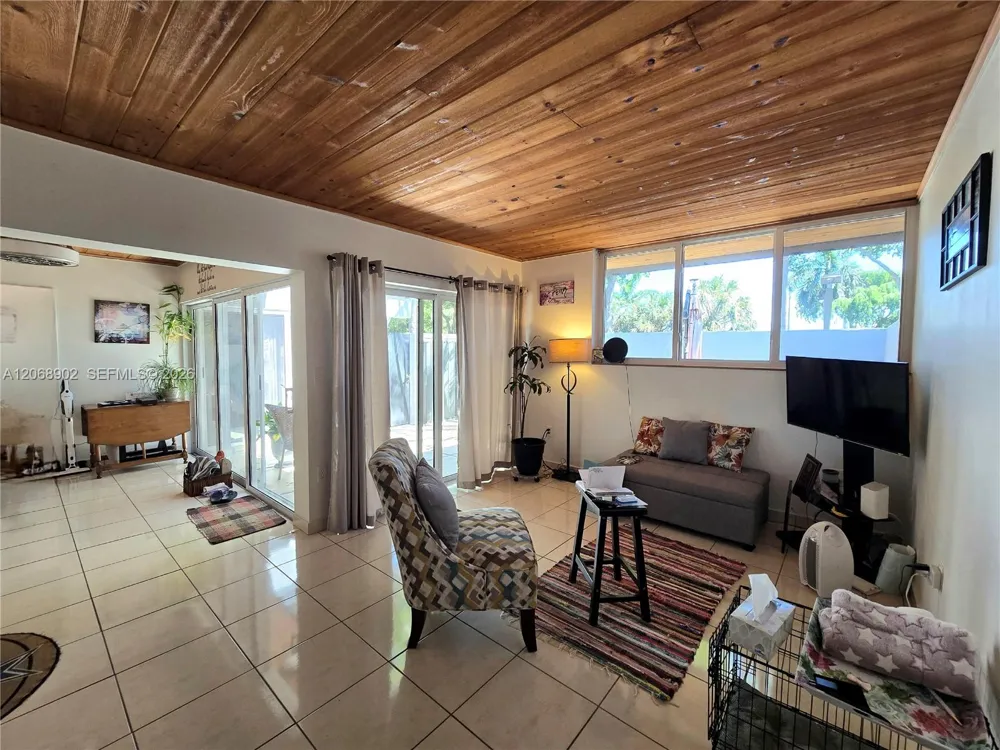 16330 Oak Walk Miami Lakes, FL 33014