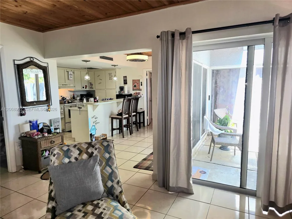 16330 Oak Walk Miami Lakes, FL 33014